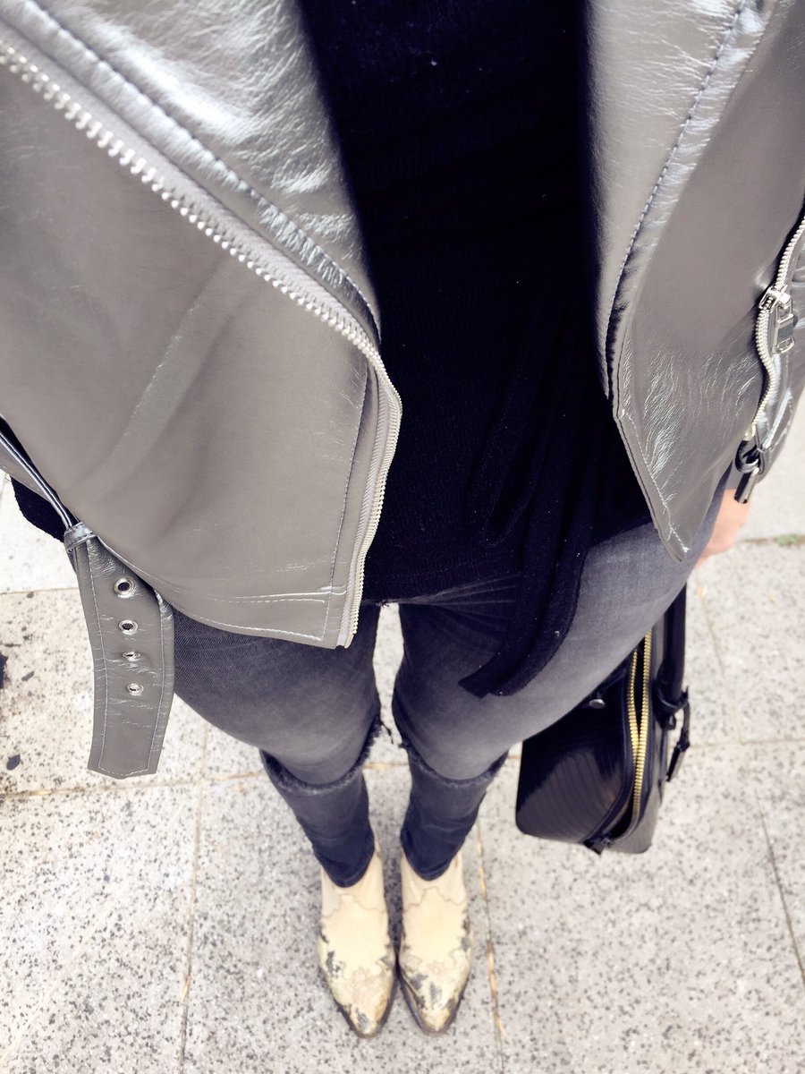 July_Latorre's tweet photo. Viernes..... #silverlook #ootd #fashion https://t.co/cNAT6wN0VR