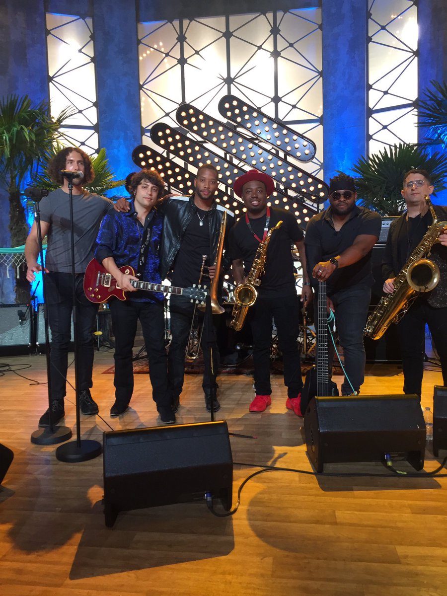 Tromboneshorty's tweet photo. L'émission sera diffusée à partir de 22h45 ce soir sur TF1 puis 21h jeudi prochain sur TMC. https://t.co/hawBVGVzpc