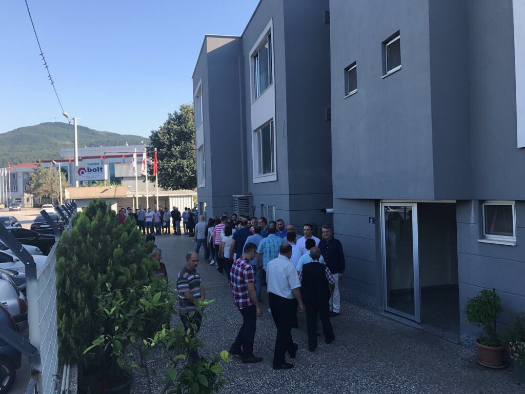 SinanTopuk's tweet photo. #BoltBağlantı ekip arkadaşlarımız ile bayramlaşmamızı gerçekleştirdik.  
bir kez daha iyi bayramlar diliyoruz...
#BoltFasteners https://t.co/28tF3CVz9H