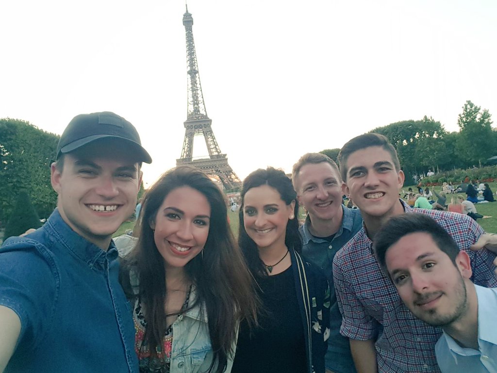 tanyacortegaca's tweet image. Last night in Paris #TeamDroneShell...only appropriate to have a picnic by the eiffel tower! #ThalesArduino @Jovl25 @MathildeCorot