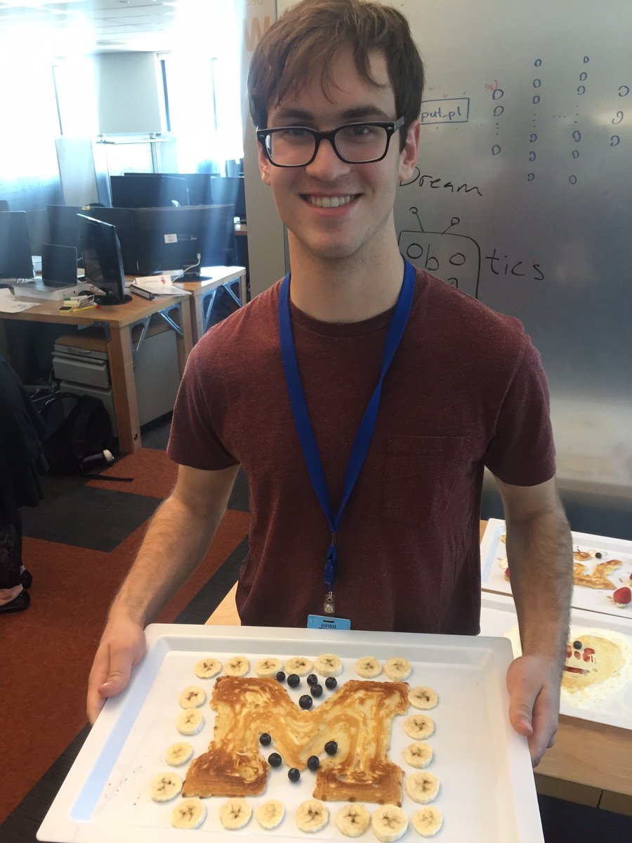BradPorter_'s tweet photo. More shots of our Robotics interns at Amazon and their @thePancakeBot creations. #AmazonInterns #MIT #Michigan #Cal https://t.co/KY3BqW7MdH