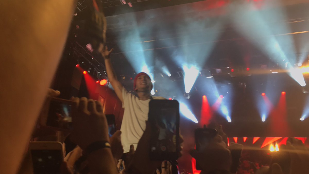 1stepforliv's tweet photo. TYLER WAS SO HAPPY AWWWW AND ALL OF HIS FAMILY GOT TO WATCH HIM ALSO AWWWW #TourDeExpressLive #TourDeColombus https://t.co/TjnuRI3pFs