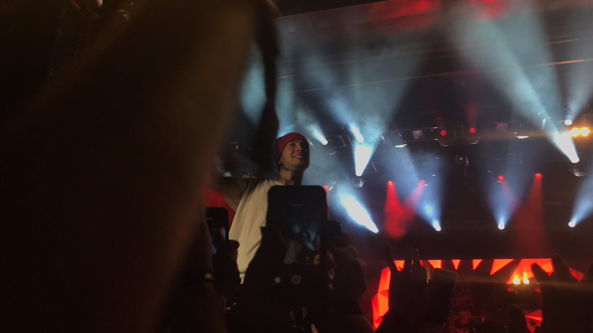 1stepforliv's tweet photo. TYLER WAS SO HAPPY AWWWW AND ALL OF HIS FAMILY GOT TO WATCH HIM ALSO AWWWW #TourDeExpressLive #TourDeColombus https://t.co/TjnuRI3pFs