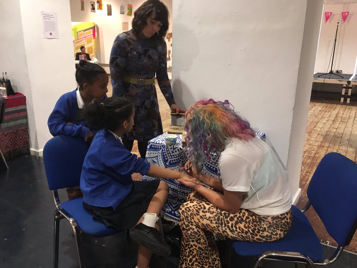 UoMSALC's tweet photo. Great activities taking place at @z_mcr to celebrate Refugee culture in @RefugeeWeek.Well done to our students in the @OurCityOurHome team! https://t.co/4kCjussFgQ