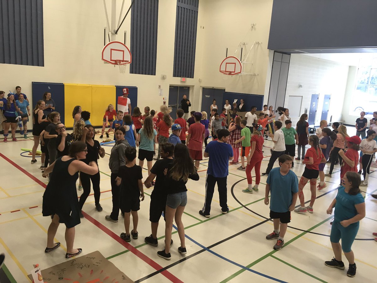 Amazing fun <a href="/Hillcrest_TVDSB/">Hillcrest PS</a> today. Grades4-8 participating in the 1st annual #GymRiot Ss are #active &amp; having #fun #physicalliteracy