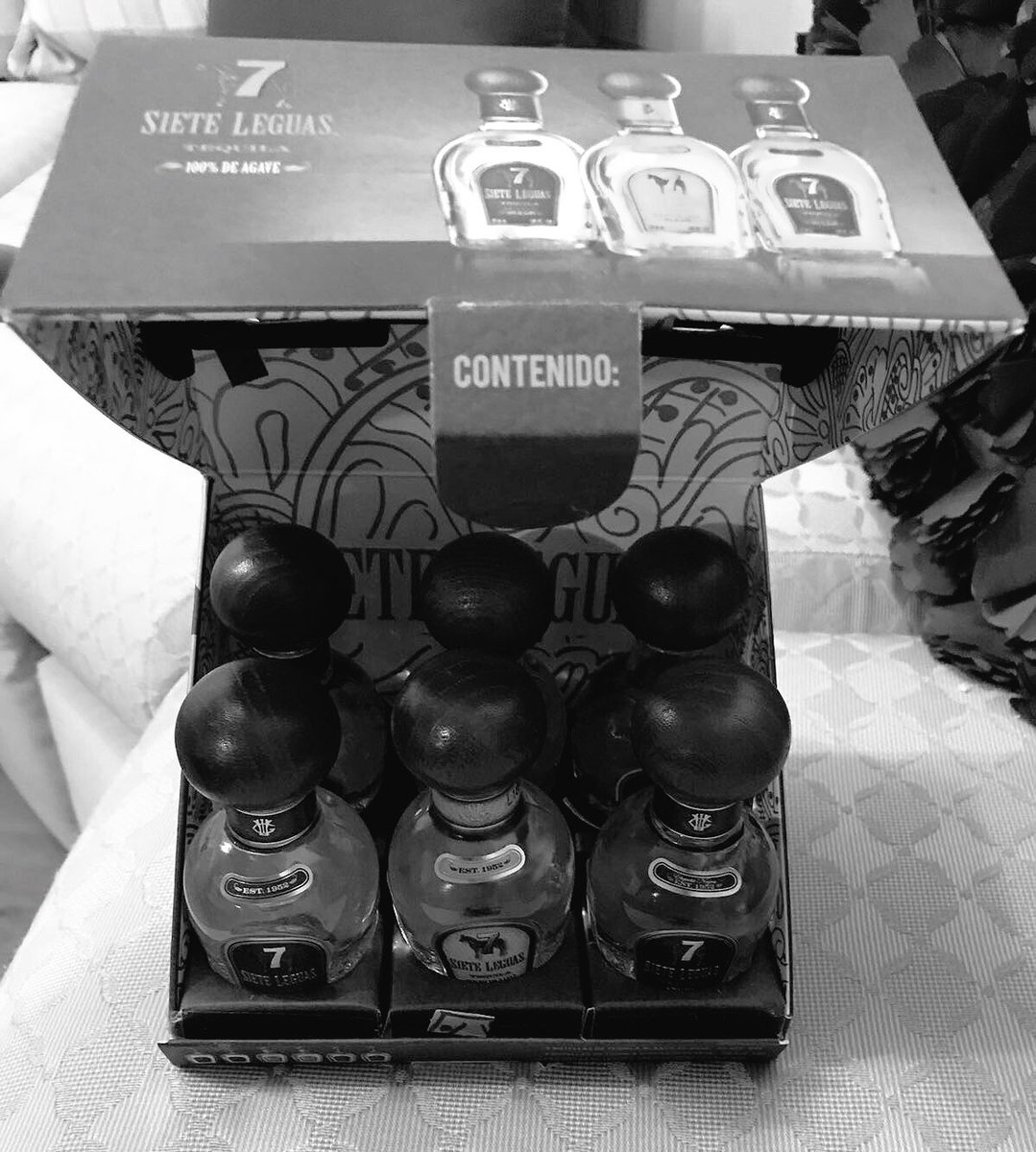 yesisusy's tweet photo. Mi Boni no es d regalarme chocolates #ElSabeMisGustos #LoAmo #AmorMio #DetallesQueMatan https://t.co/eT3EbYmsyN