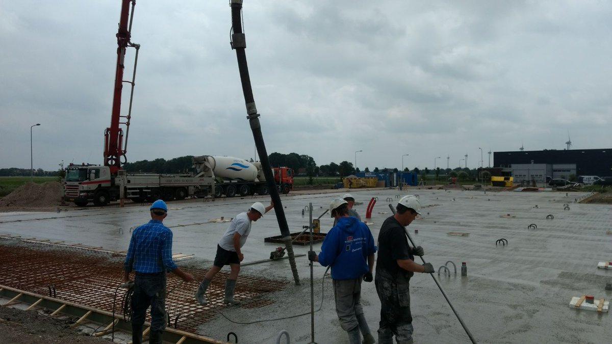 Frankema_NL's tweet photo. 2e fase nwb van Slooten Vis te #Urk ca. 330 m3 i.o.v. @deboerbouw1 m.m.v. @NbcLeek &amp; @IJB_Groep. #Beton. https://t.co/Gv3ayl0AnF