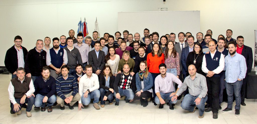 INTIargentina's tweet photo. #INTIRafaela celebra sus 20 años junto a los profesionales que día a  
día trabajan para fortalecer el desarrollo de la #IndustriaNacional https://t.co/0di25HTv4M