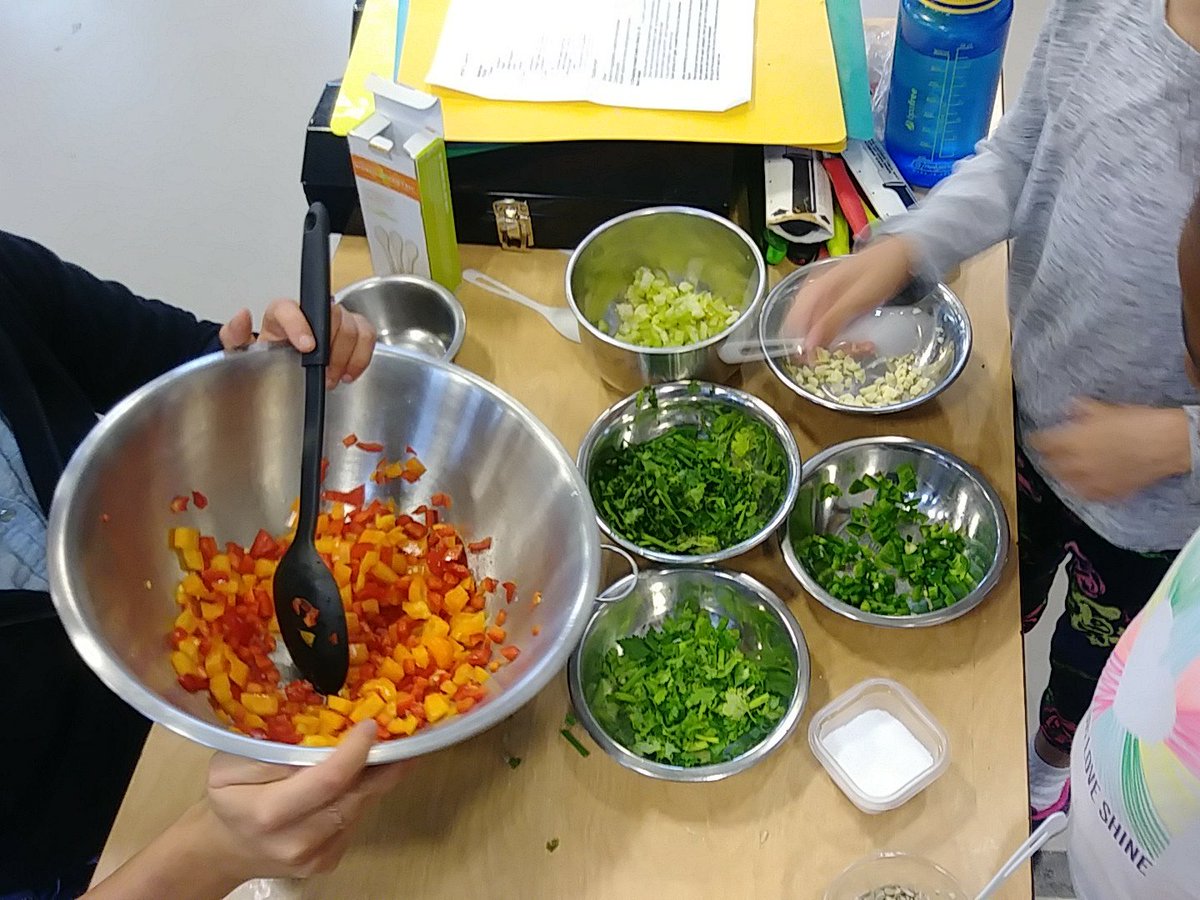 KidsAdventures's tweet photo. Red and orange pepper salsa! #kanutrition https://t.co/S2juiXJnaw