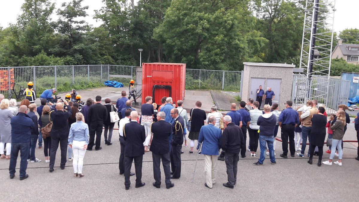 brwfraneker's tweet photo. Feestelijke avond met demonstratie in het kader van aanstellen jeugdbrandweerleden Korps Franeker.@BrandweerFrl @JeugdbrwNL https://t.co/afJmD34P1N