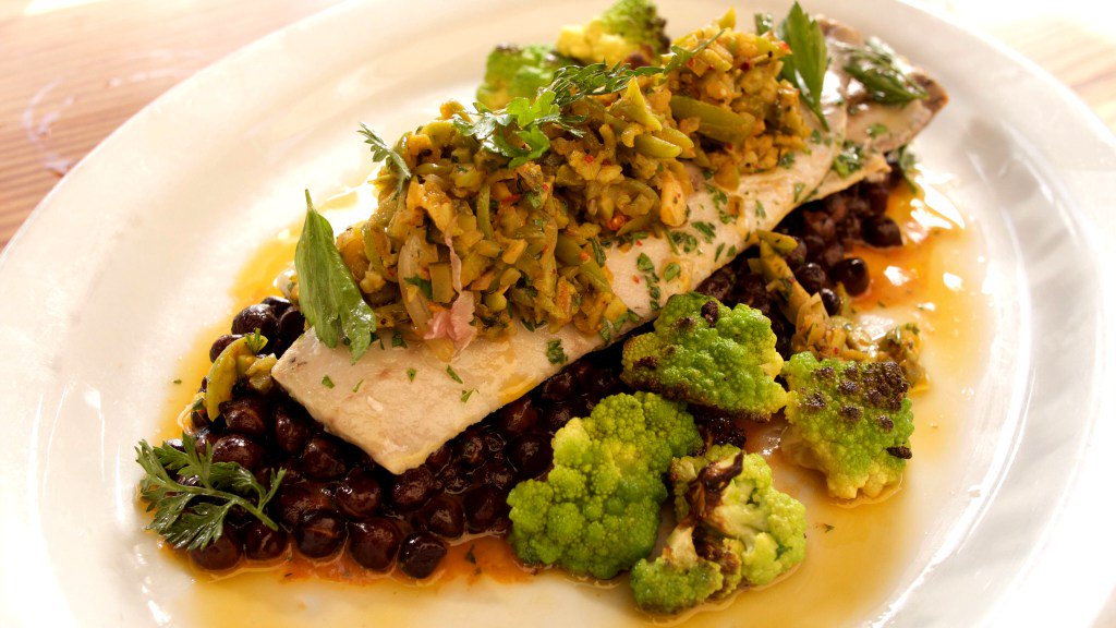 AlaskaHerring's tweet photo. RECIPE: Butter Poached Alaska Herring from Luc https://t.co/faz51eyJcU https://t.co/TDzfTbYamF