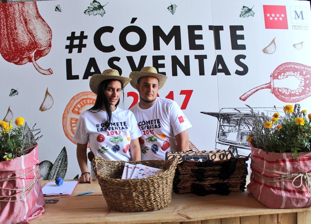 MadridCalidad's tweet photo. No podemos contarlo. Tienes que venir. Estamos hasta las 23 horas. 🍅🍆🍫🧀🍻🍷🍞

#CómeteLasVentas2017 https://t.co/wfIwa6q4th