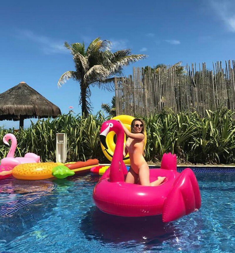 Um amor por essa foto💕
<a href="/larimanoela/">Larissa Manoela</a>