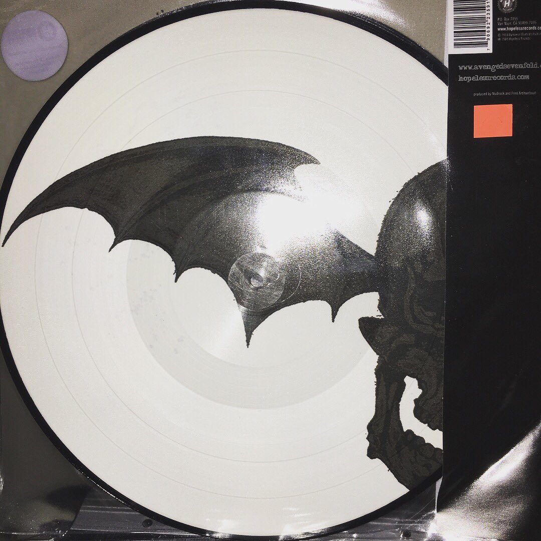 Bee_Vinyl's tweet photo. Otro lanzamiento exclusivo de #RecordStoreDay2017 llegó @TheOfficialA7X 2xLP Picture Disc. 🦇 🎶🎵 más código de descarga. 😬 #WakingTheFallen https://t.co/6jk10Ixnyy