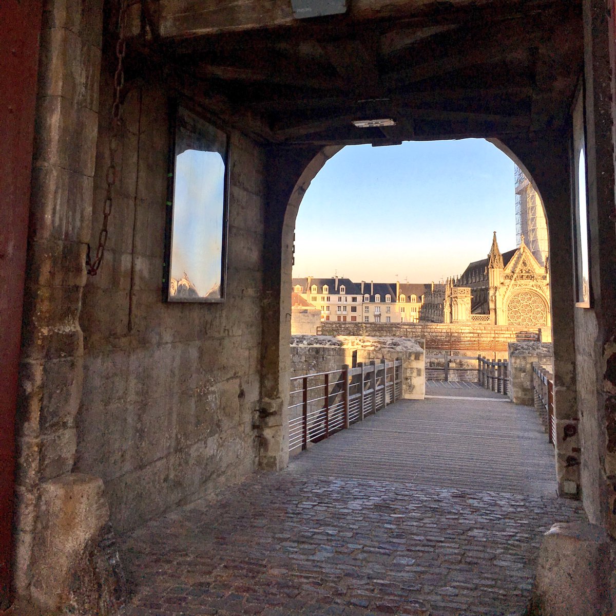 wheeler_forrest's tweet photo. Cool views from in and out of the undefeatable fortress, Château de Caen. 🙂
#ForrestWheeler Adventures #ExploreFrance #Caen #Normandy https://t.co/Sz8I4R4JYx