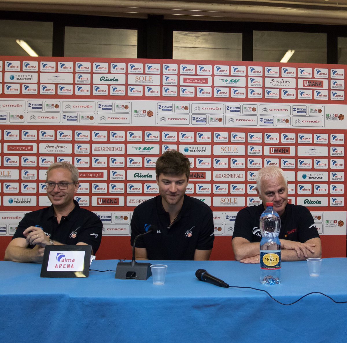 PallTrieste's tweet photo. Stasera l'abbiamo presentato ufficialmente: Juan Fernandez è un nuovo giocatore dell'#AlmaTS‼️ Benvenuto tra i #biancorossi Juan❕❗️💪🏼🏀 https://t.co/HPWmDVRZwj