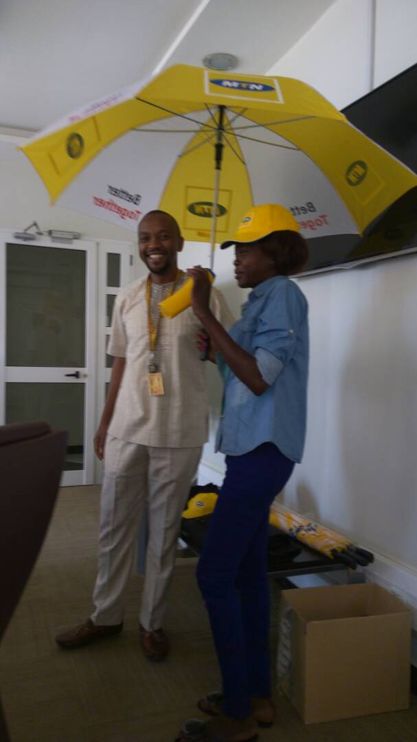 MTNSSD's tweet photo. MTN South Sudan 21 Days of Y’ello Care 2017, Internal Social media campaign winners week 2 receiving prizes from the CEO Philip Besiimire. https://t.co/DXQedeqEMZ
