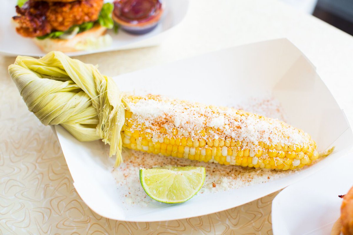 HCChicken's tweet image. Introducing our new #Cuewich (feat. @HillCountryBBQ #GottaHaveIt #bbqsauce #onionring &amp;amp; shredded lettuce) and #MexicanCornontheCobb 🌽🐓