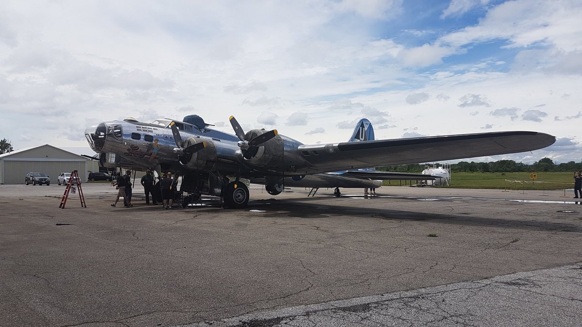 #SentimentalJourney B-17,  she's a beauty.Come out and check her out at the Sarina Airport. Only here until Sunday. https://t.co/mWeb2OU7ER