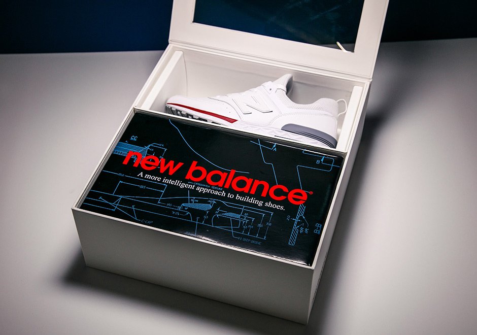 New balance коробка. New Balance Box. Коробка New Balance. Коробка New Balance оригинал. Коробки New Balance для обуви.