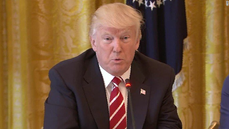 CNN's tweet photo. Poll: Trump's approval rating stands at 40%. Only 16% support House's health care bill. https://t.co/pkVIhIEZut https://t.co/7zb13RqeXP