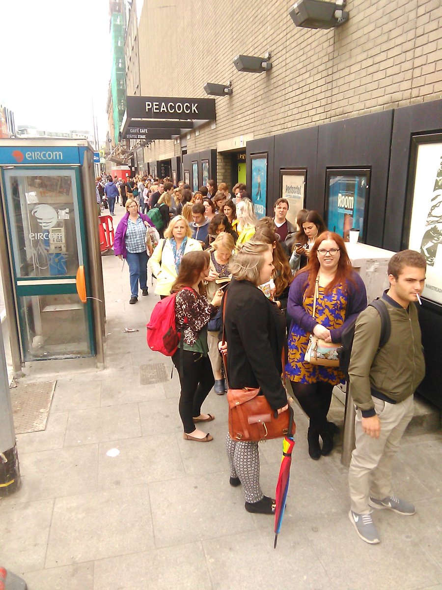 meanderingtripe's tweet photo. Queue AROUND THE BLOCK for @abbeytheatre's #FreeFirstPreviews of #RoomThePlay! #FreeTheatre https://t.co/cZszGcfuDf
