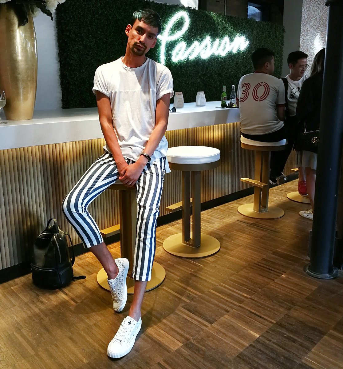 Fashionights's tweet photo. There's a Häagen-Dazs 🍦 bar happening in #Toronto and it's all I'm thinking about right now... https://t.co/ol032jzu2W #BarHD https://t.co/k4P8Y6Oj6C