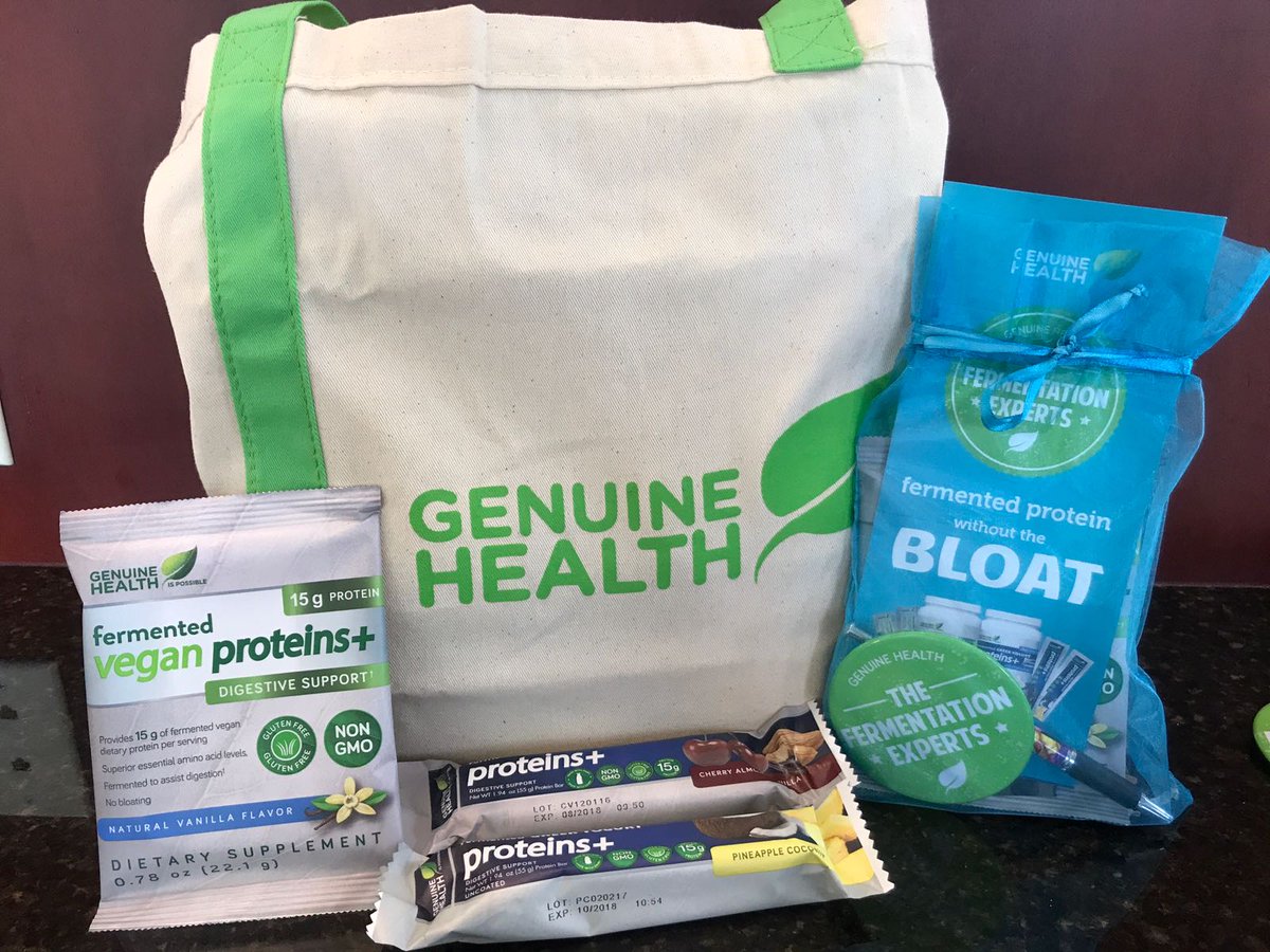 GenuineHealth's tweet photo. Lots of ladies interested in our #fermented #nobloating bars and proteins at #Blogher17! https://t.co/F01eUiU1cT