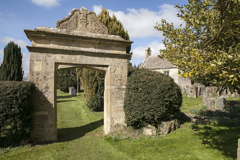 OxCots's tweet photo. A tiny local treasure, @Churchillherit - only 15' by 30' - packs plenty in and is in a stunning setting - free entry, open weekend pms https://t.co/boo2H80UJy