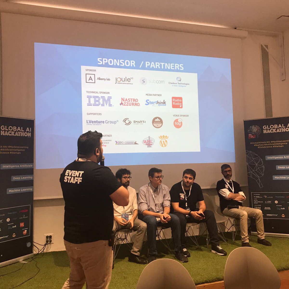 Catchy - Deep Into Data tweet media