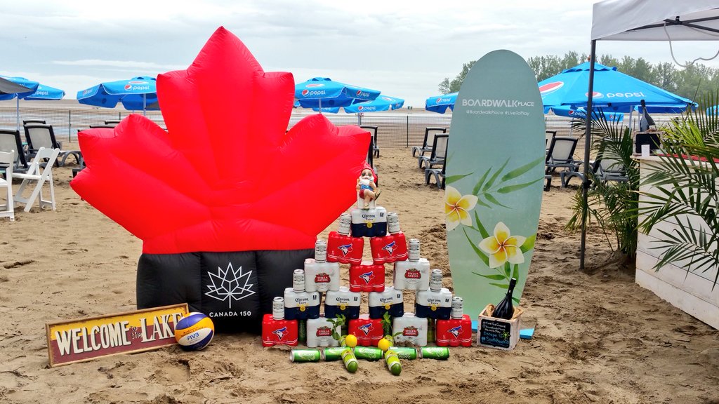 Boardwalk_Place's tweet photo. #BeerCastle #Beer #Beach #YYZ @Boardwalk_Place #BeachLife  #LiveToPlay #SouthBeachTO #FindtheGnome #BeachVolleyball #BlueJays #Canada150 https://t.co/FX4RtQoU7K