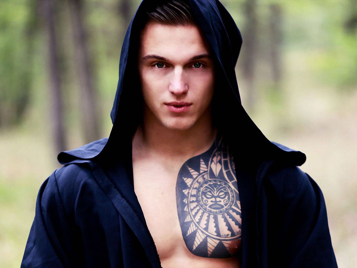 #HappyFriday the #weekend is finally here! 😊 Meet the sexiest #CamGirls &amp; #CamGuys @ eyecandycamslive.com ► #Live #Webcam #Models 24/7!