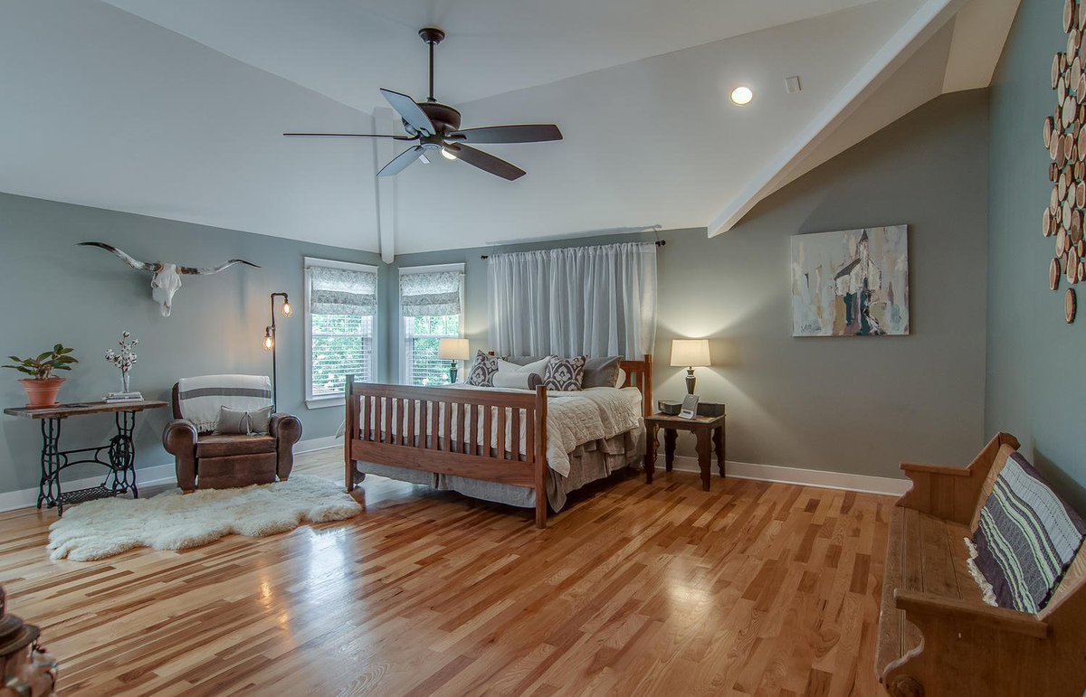 1916 Holly St. #openhouse #sunday #eastnashville #lockelandsprings #worthproperties #sellingnashville See them all: worthproperties.idxbroker.com/idx/featuredop…
