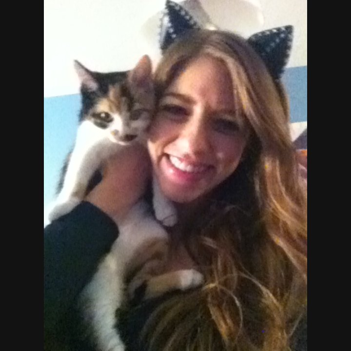StephC27's tweet photo. @Purina #PetPeopleofCanada #PetPeopleCA Dressing up for Halloween to match my little Phoebe Buffay #kittenlove #flashbackfriday https://t.co/iR61TQgSI1