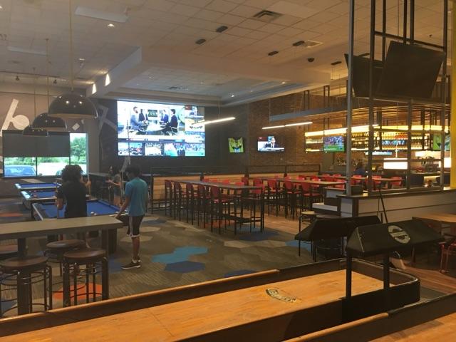 theSAVEelect's tweet photo. The latest 4x4 #videowall @MyMainEvent must be seen in person to fully appreciate how big it is. 190"x108" #socool #eatbowlplay https://t.co/CRPRhBo80z