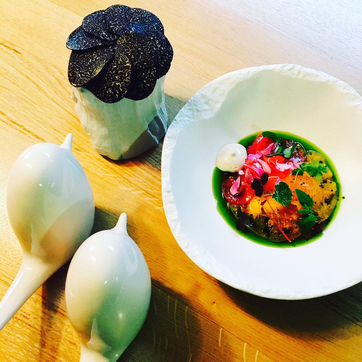 Nouvelle carte avec notre Tomate Mozza et son Tastou à la Truffe Noire d'Australie... #chef #restaurant #Occitanie #Toulouse #food #photo