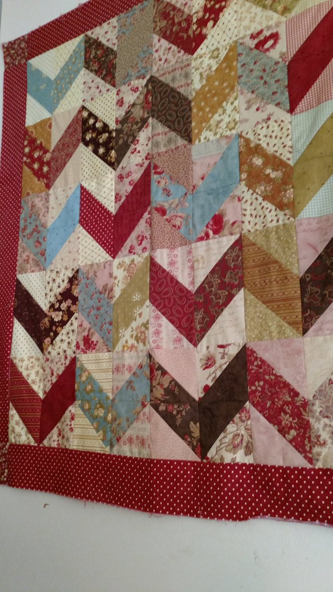 BlazerJamia's tweet photo. First project after the sewing machine repair. Ready for more charity quilts. Thanks U.S. Bank! #Extra100 https://t.co/gfCiwhMzzV
