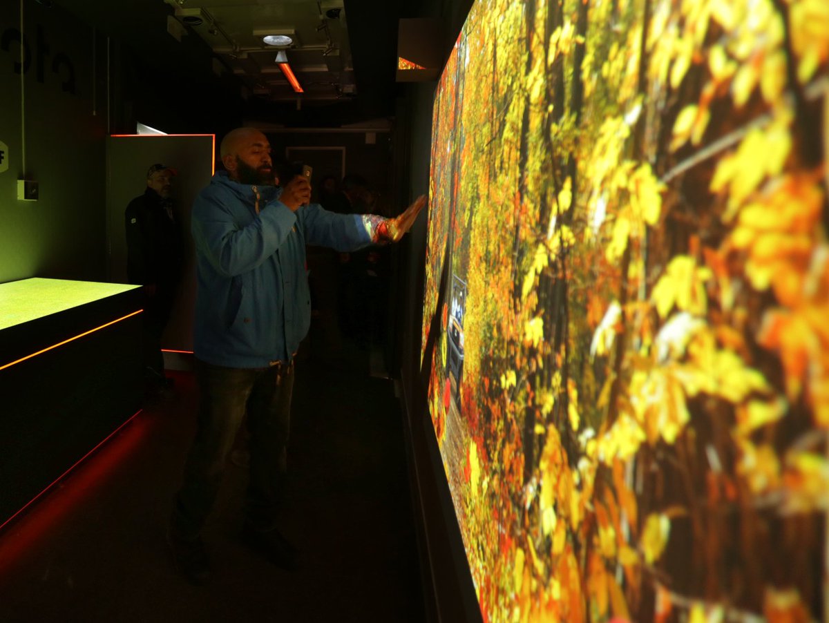 GestureTek's tweet photo. Curious to experience 25 years of #VR technology side by side? Visit @VRToronto in @RyersonU - Presence Fields - #Pioneers in VR! #VRTOC2017 https://t.co/YlQELpzVlM