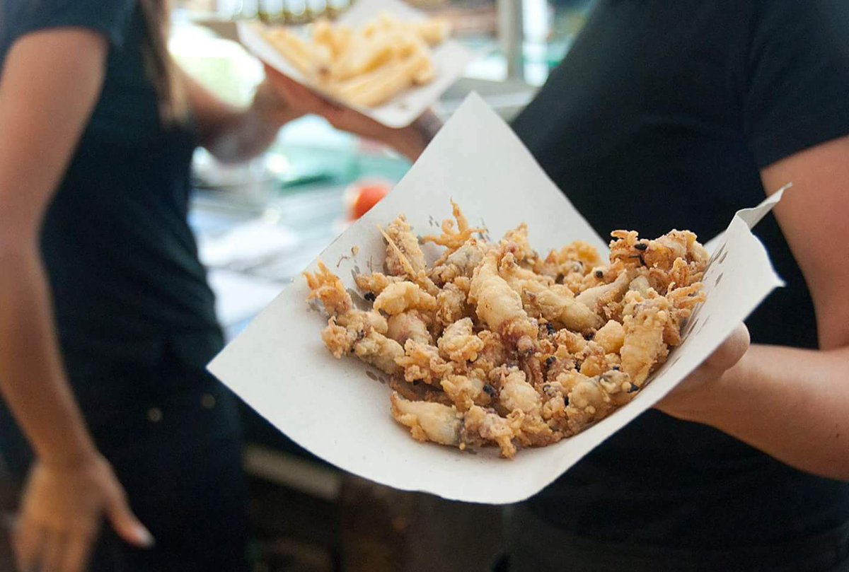 ElTrasmalloFre's tweet photo. #Felizviernes a todos desde #ElArrecifeFreiduria
#Sevillahoy #NocheDeSanJuan #FelizFinde #Gastronomia #GastroSpain https://t.co/LHAABxoSKk