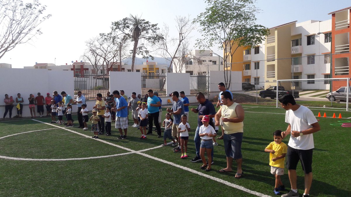 LauraIbarraP's tweet photo. Padres comprometidos con sus hijos; excelente participación en el evento deportivo; JdN "Nueva Creación" Ecoterra @dalilacs4 https://t.co/9IjZ7fwvPr
