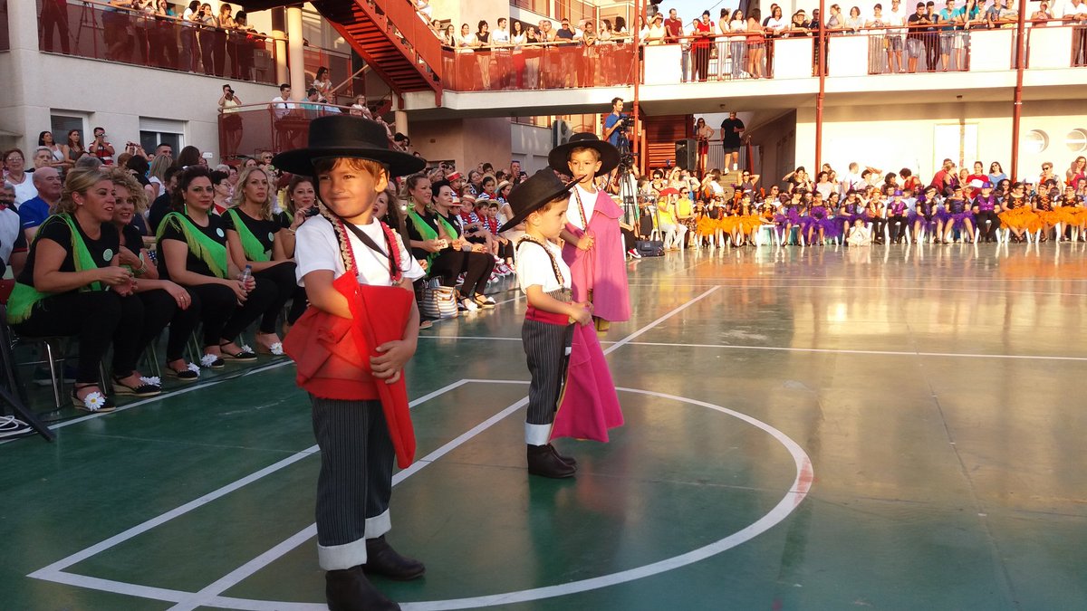 En la función de fin de curso del Colegio Sagrado Corazón de #Calasparra. #SíALosNiñosEnLosToros. #LosTorosSonCultura #HayFuturo