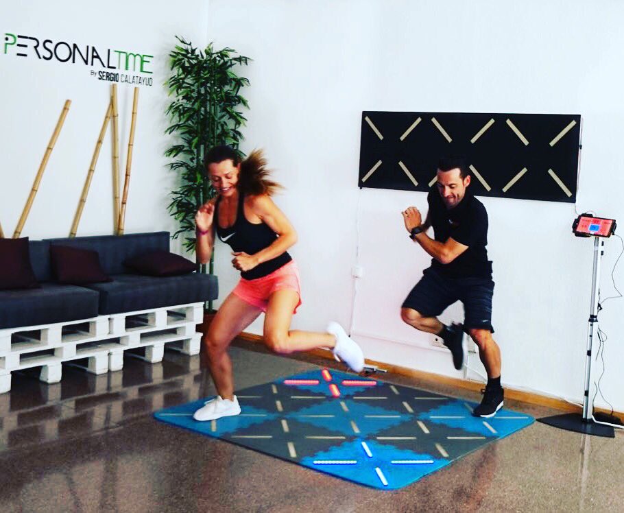 PaviFlexGym's tweet photo. Train &amp; Fun with LedFlex and in Personal Time Elche.
❌❌❌ Mode: 1👧🏻 🆚 1👦🏻
✴️Portable Interactive System

#gym #fitness #ledFloor https://t.co/aGSAqNtklm