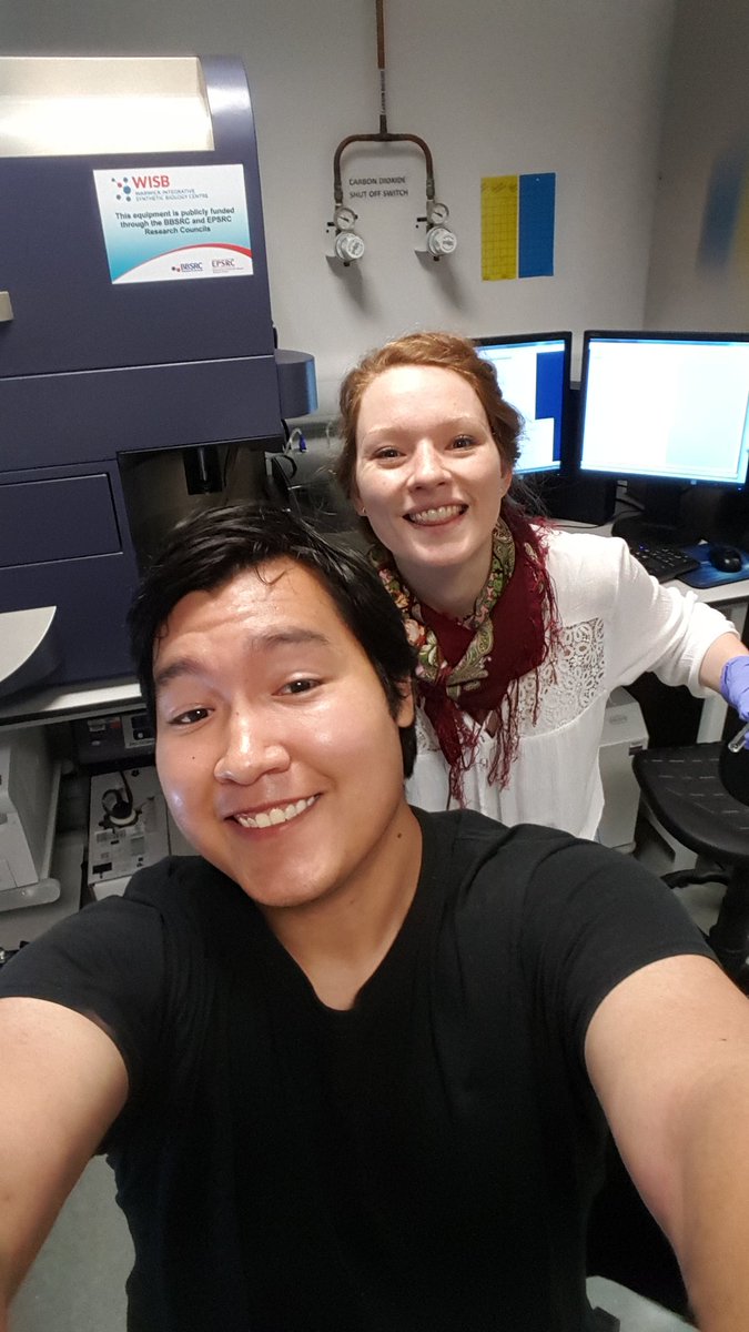 SteveServin7's tweet photo. After-hours Intense Lab #phdlife #HardcoreScience https://t.co/ec4iZNdq8q