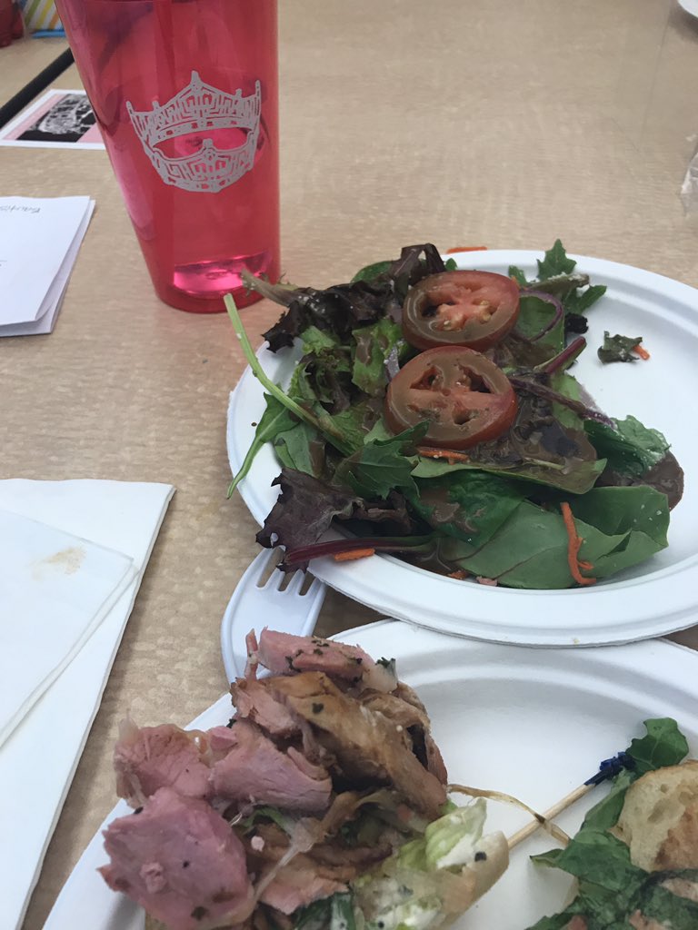MissTempeAZ's tweet photo. Major thank you to @flancersaz for our delicious lunch! YUM! #sponsor #misstempe #missaz2017 @missazorg https://t.co/D6qftTK6UZ