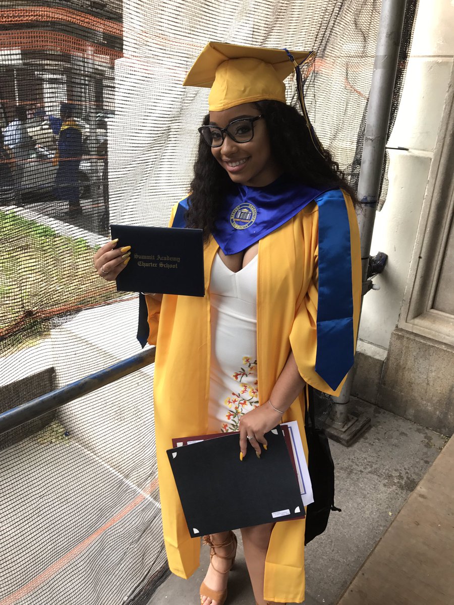 aisha_glover's tweet photo. When Councilman @cmenchaca gives ur girl a community leadership award 🥇💪🏽 so good 2 seeing! & congrats to the diva #futureforensicscientist https://t.co/B19hmcIWGq