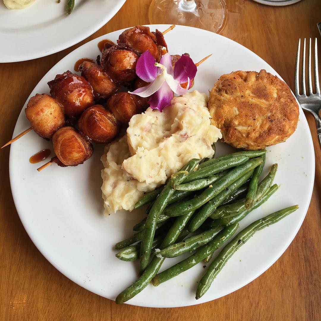 It's almost too good to eat.... Almost. #FoodieFriday (📸: <a href="/cat/">🌟🌟🌟🌟🌟🌟🌟🌟🌟🌟🌟🌟🌟🌟🌟🌟🌟🌟🌟🌟🌟🌟🌟🌟🌟</a>.hatt) social.visitcurrituck.com/TS5q