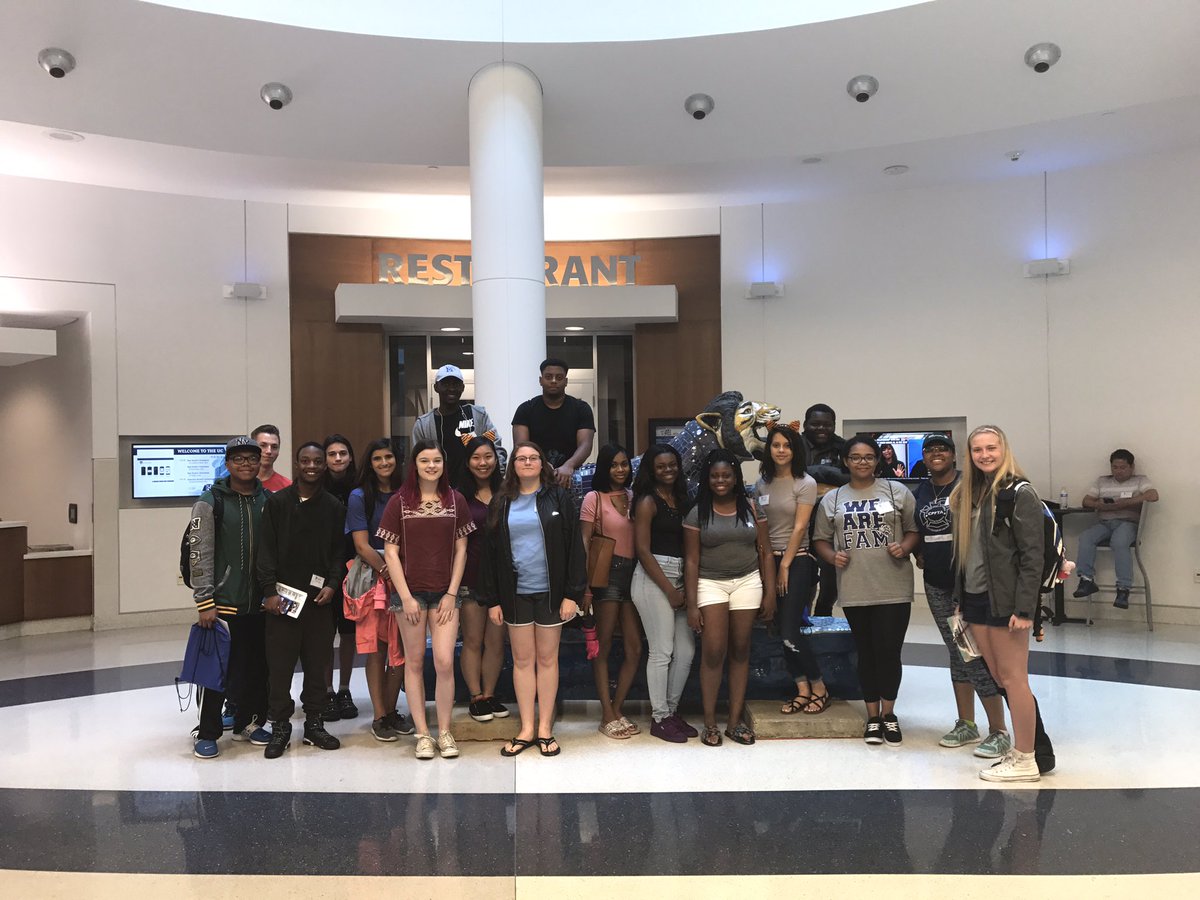 MemphisOG16's tweet photo. Can't wait for these tigers to be on campus in the fall! https://t.co/fXjoactC65