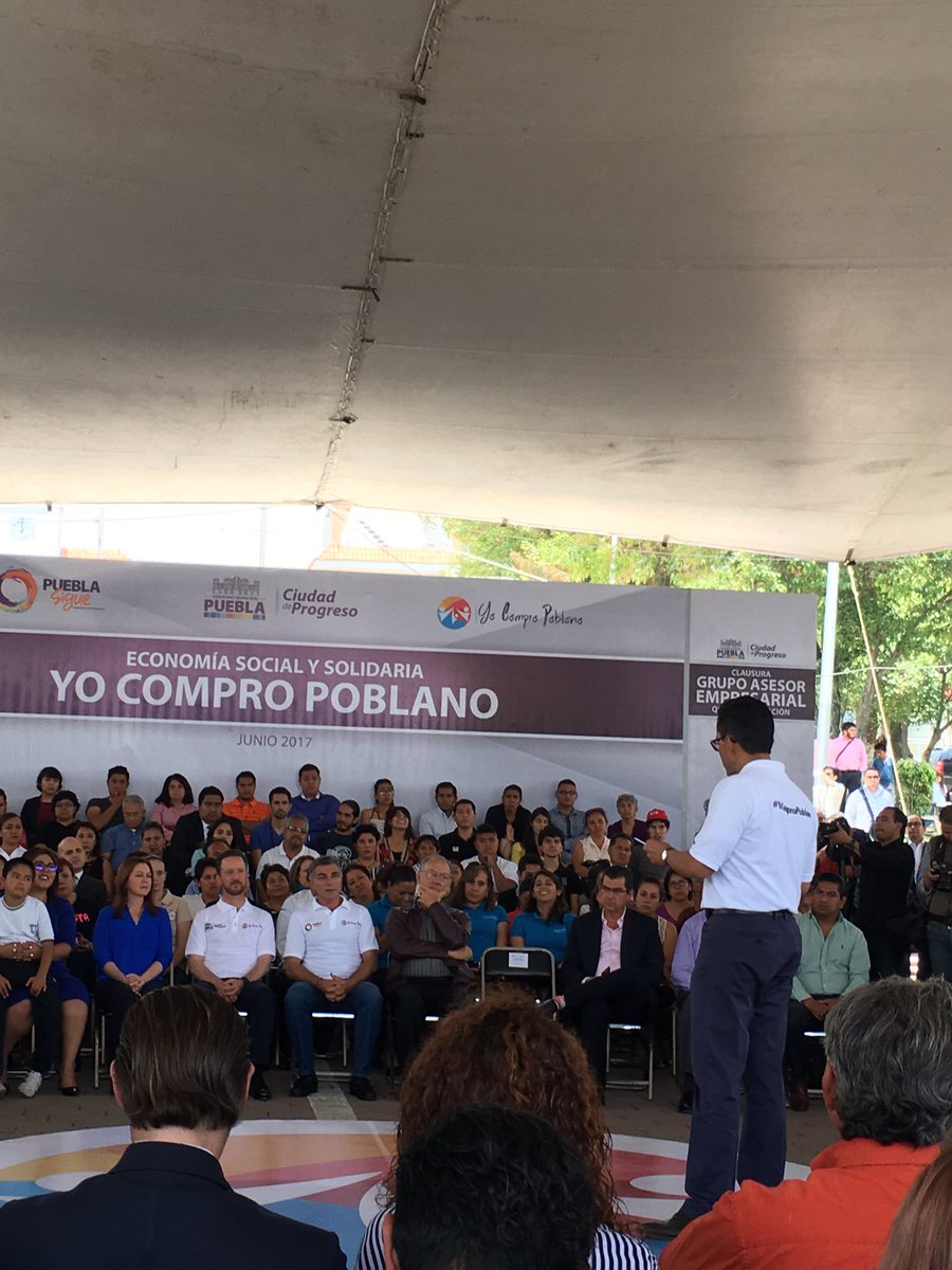 yorllinsky's tweet photo. Gran evento y gran idea #yocompropoblano @LuisBanck  @Tonygali11 @VivePuebla @InfoSECOTRADE https://t.co/LNoJJikfm2