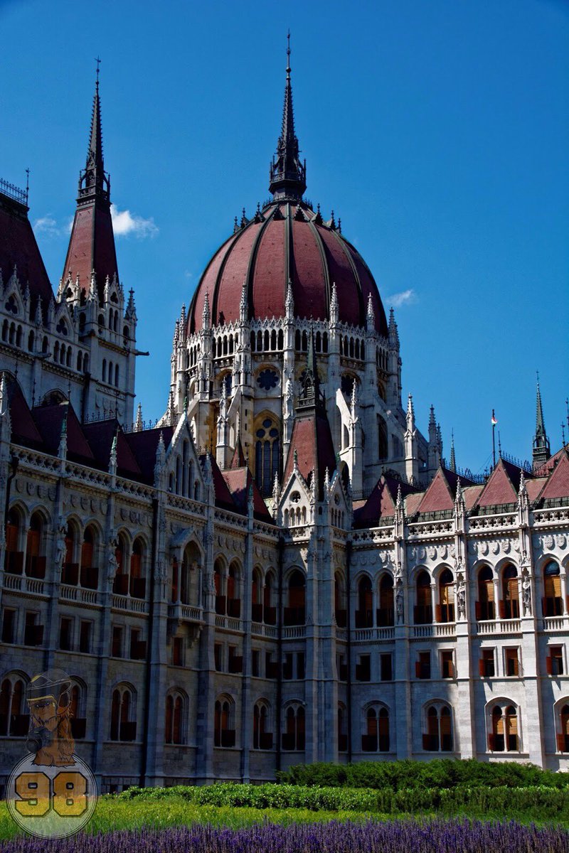 HaganovaPhoto's tweet photo. #Budapest #Hungary #Europe #EasterEurope #Architecture #Photography #HungarianParliament #Parliament #Summer https://t.co/sDNYaYu88B