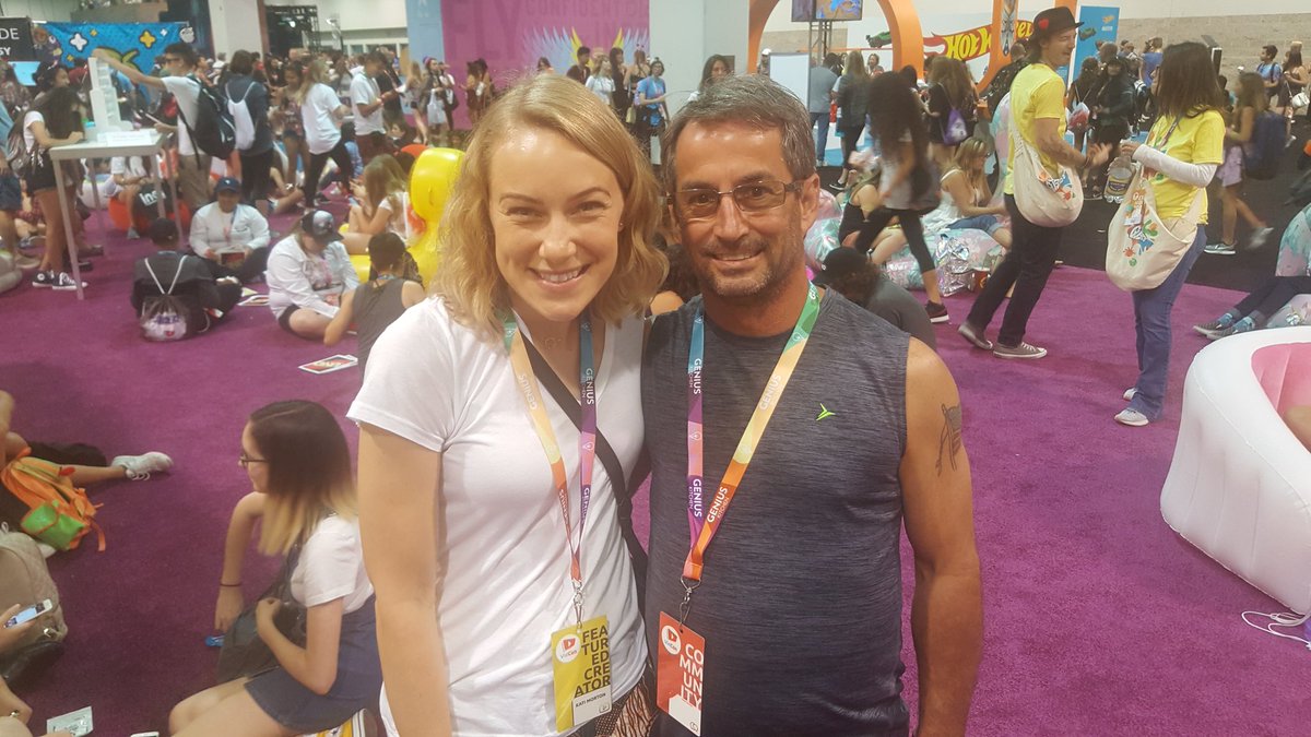 thebrainman1122's tweet photo. Got to meet @KatiMorton #VidConUS #vidcon2017 https://t.co/AjCCM31XUM